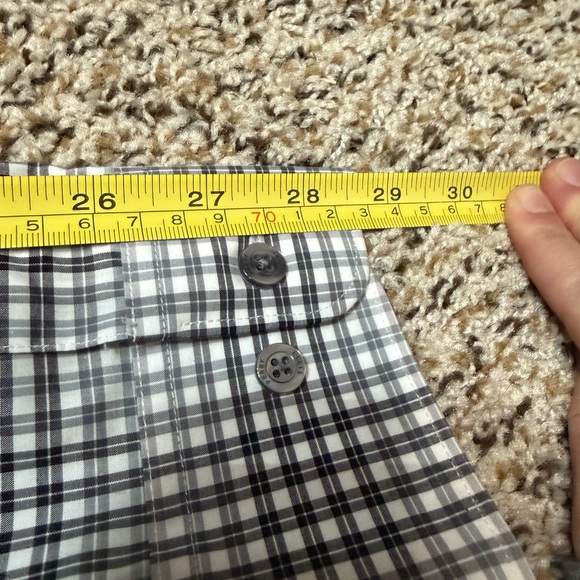 Perry Ellis Men’s Long Sleeve Black and White Plaid Button Down Shirt - Picture 6 of 6